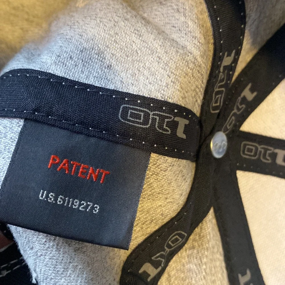 MEN’ NEW FLEXFIT 110 FITTED HOTLINE